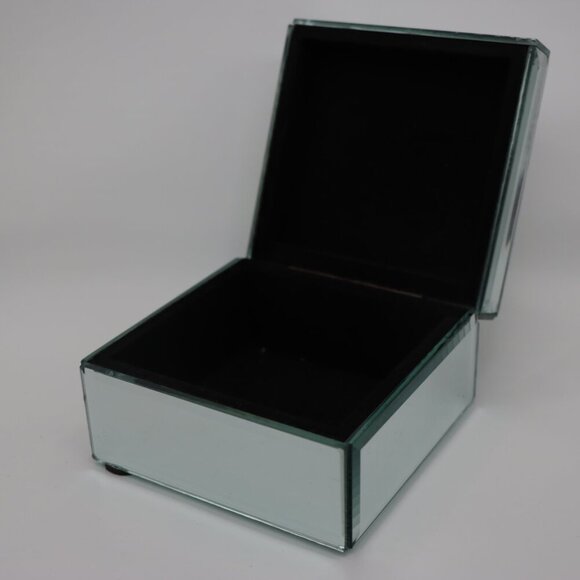 Sheridan jewelry box, delicate mirror glass decorative box with dancing figures - Picture 3 of 6